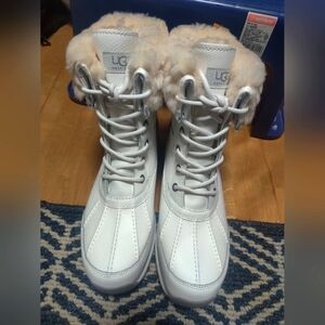 UGG White Boots - Pure White Full Leather and Fur inside